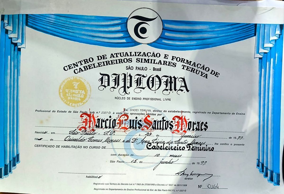 Diploma de Cabeleireiro Feminino, Centro de Formação Teruya, 1997